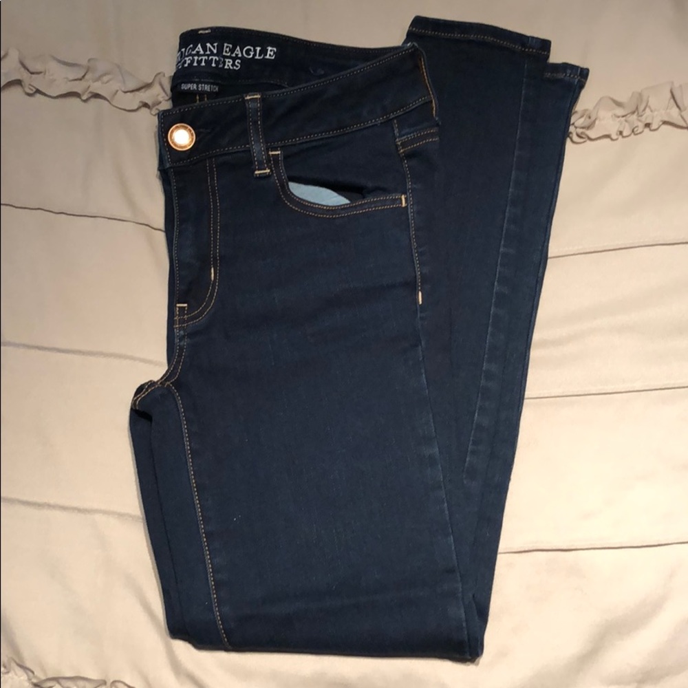 Juniors/Women’s American Eagle jeans